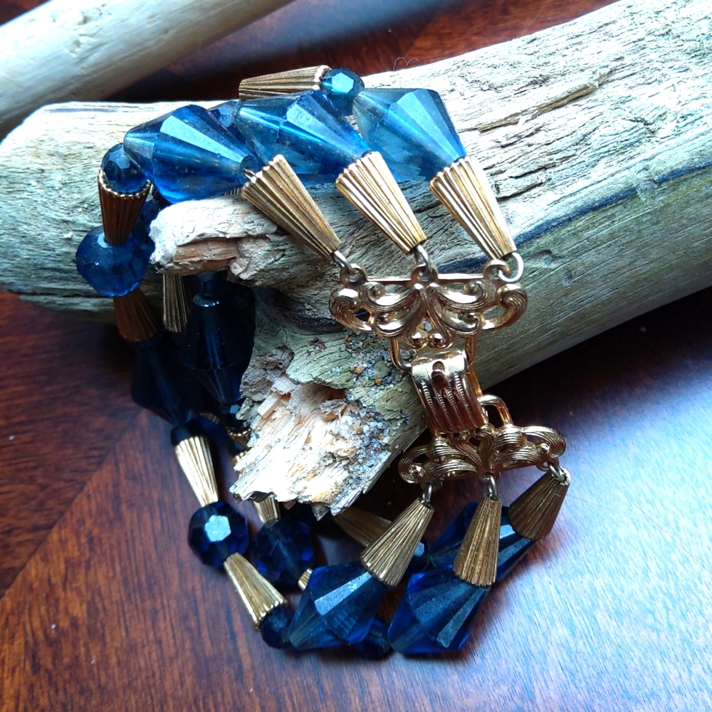 STUNNING VINTAGE Napier Bracelet w/ ornate gold-tone clasp & blue beads